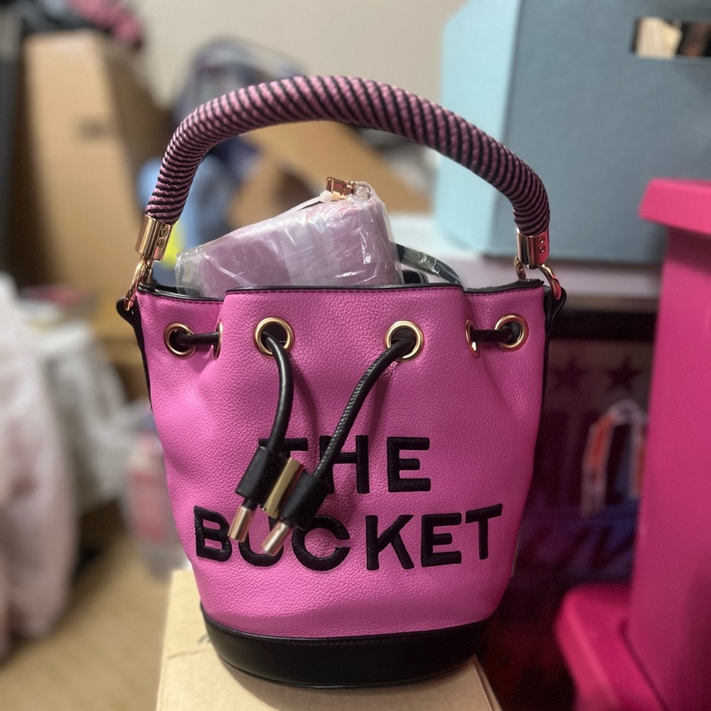 Pink and Black Bucket Bag w/matching wallet and crossbody strap